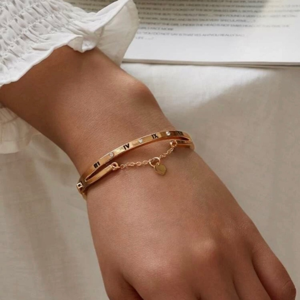 Heart love Roman numeral bracelet